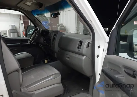 2016 Nissan Nv Cargo Nv1500 S V6 z USA, uszkodzony, nr VIN 1N6BF0KM8GN808694